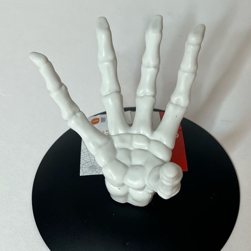 Staging Figurals Set of 2 Halloween Skull and Creepy Hand Candle Stands NEW! - Picture 2 of 14