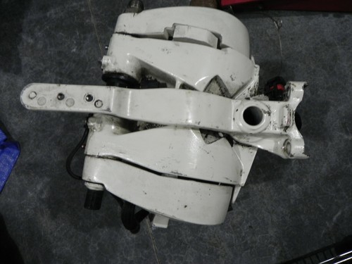 Evinrude Johnson Outboard Mid Section w Power Tilt/Trim Unit P# 439934 & 434724 - Picture 3 of 5