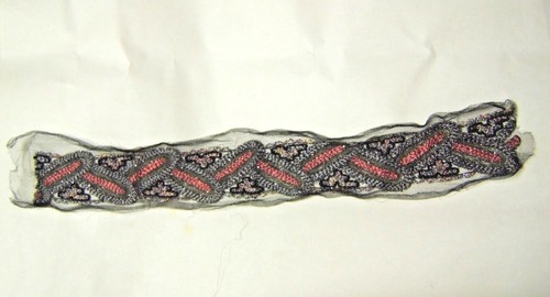 BANDE BRODERIE PERLE DE LUNEVILLE PAILLETTES SUR TULLE FAIT MAIN 1900 - Picture 2 of 2