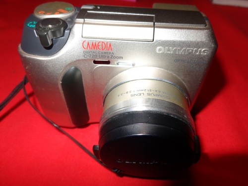 VINTAGE OLYMPUS DIGITAL CAMERA C-720 ULTRA ZOOM 3.0 MP GREAT CONDITION # 848 - Picture 5 of 5