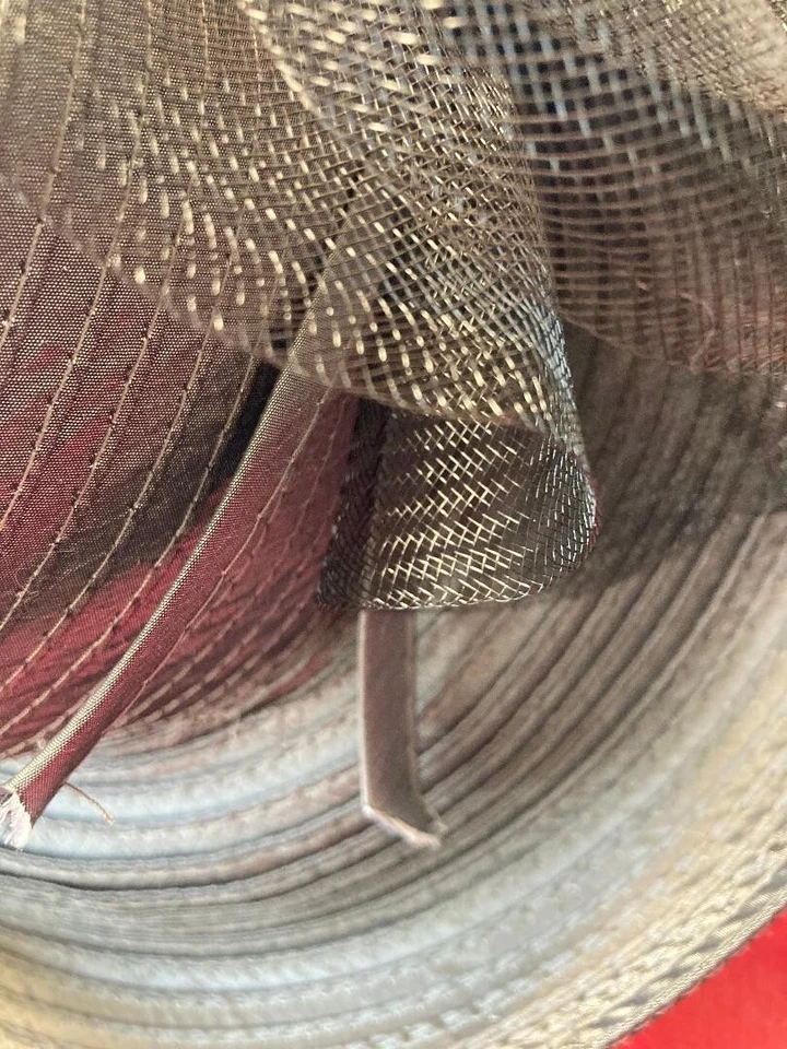 Giovannio de Florencia y Nueva York - Elegante sombrero gris Think Church ¡Gran arco precioso!  Foto 4 de 4