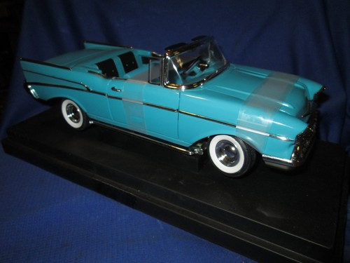 1957 chevy 57 belair mint RESTORED blue ERTL excusive version very nice 1/18 - Picture 7 of 9