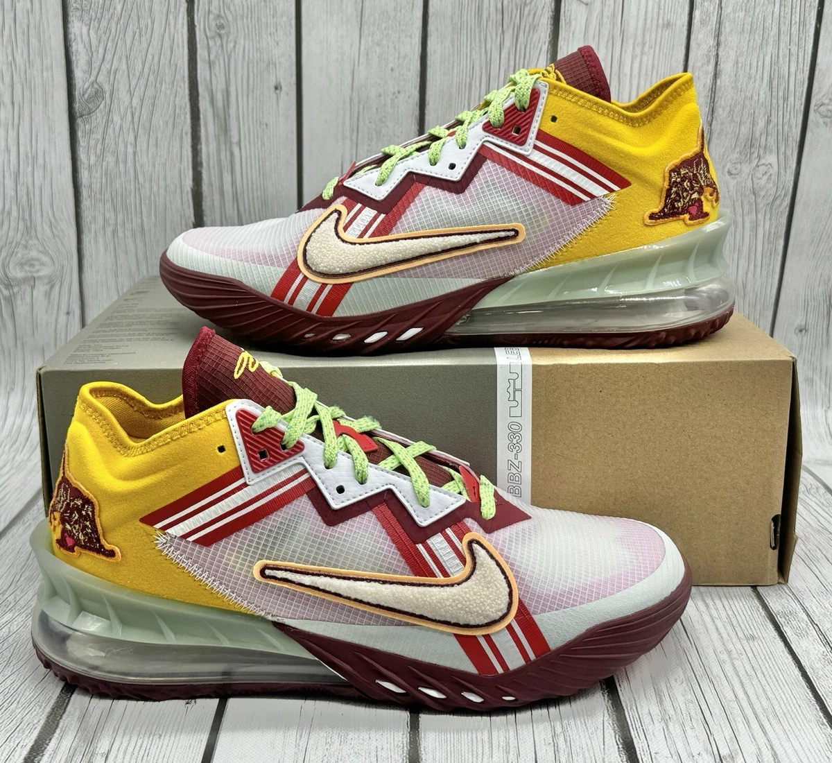 シューズ(男性用) LEBRON XVIII LOW \