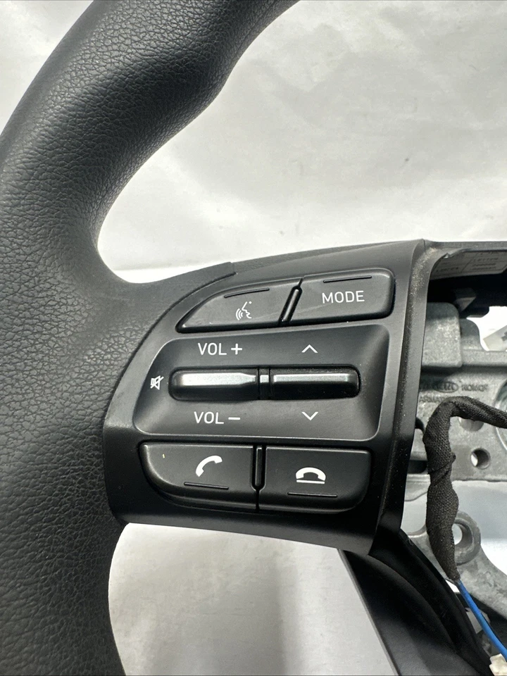 Volante Hyundai Veloster 2020 conjunto hatchback OEM 56100J3FA0UFM sin cuero Foto 4 de 4