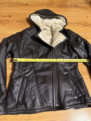 Chaqueta de bombardero vintage para mujer Wilson de cuero con capucha forrada de piel talla mediana - Imagen 6 de 7