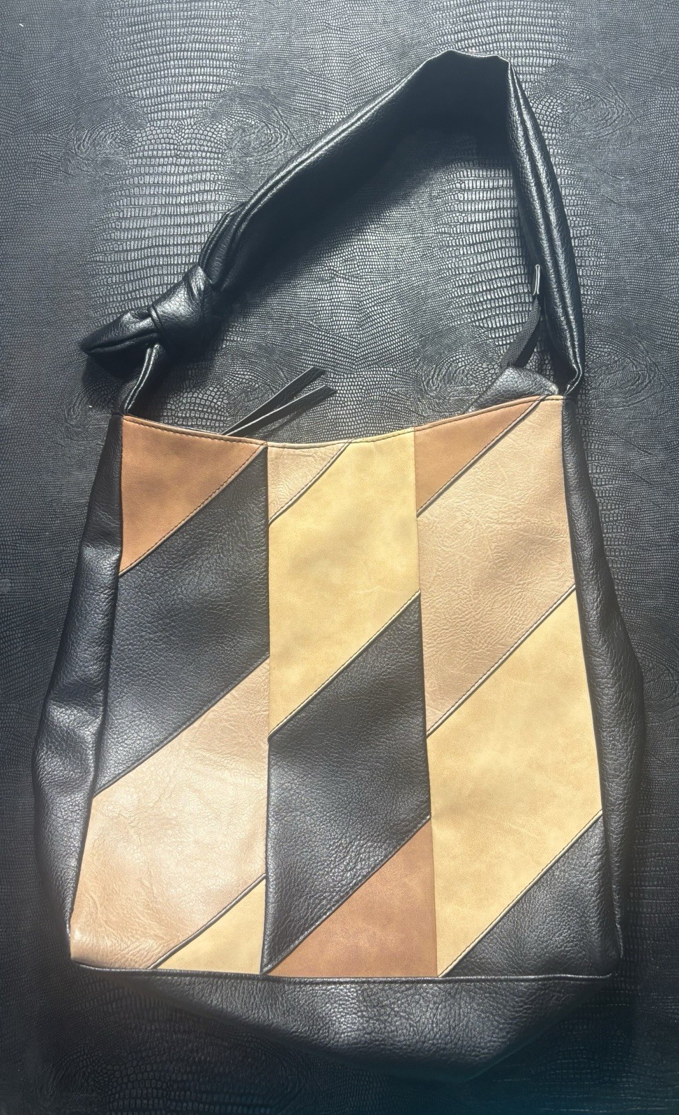 Women’s unbranded color block shoulder bag - image 1