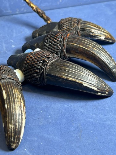 Antique Necklace Of Boar Teeth & Trade Beads Mandaya Mindanno Island Philippines - Picture 9 of 24