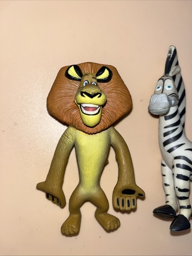 Madagascar Marty & Alex Capri Sun Figure Toy Bundle Zebra Lion 2005 Rubber RARE - Picture 2 of 18