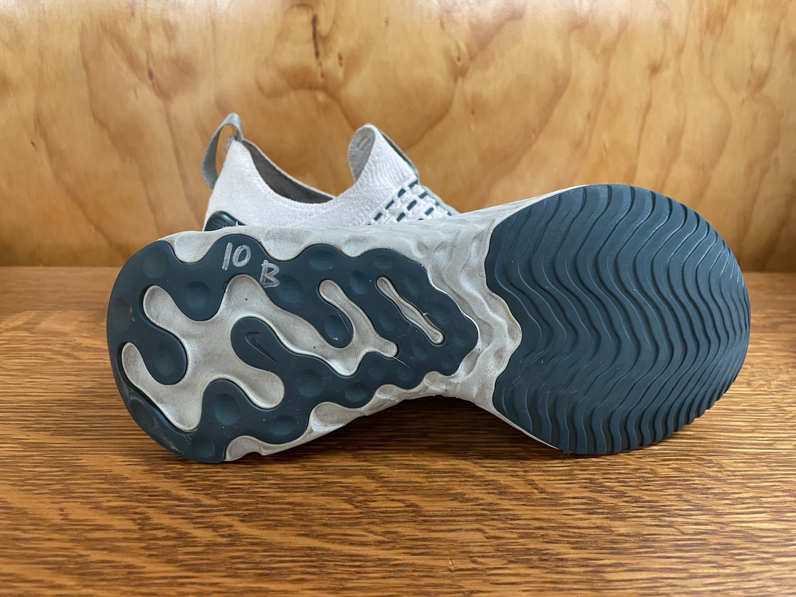 Nike React Phantom Run Flyknit 2 Platinum Silver DO6698-001 Wmns Sz 9