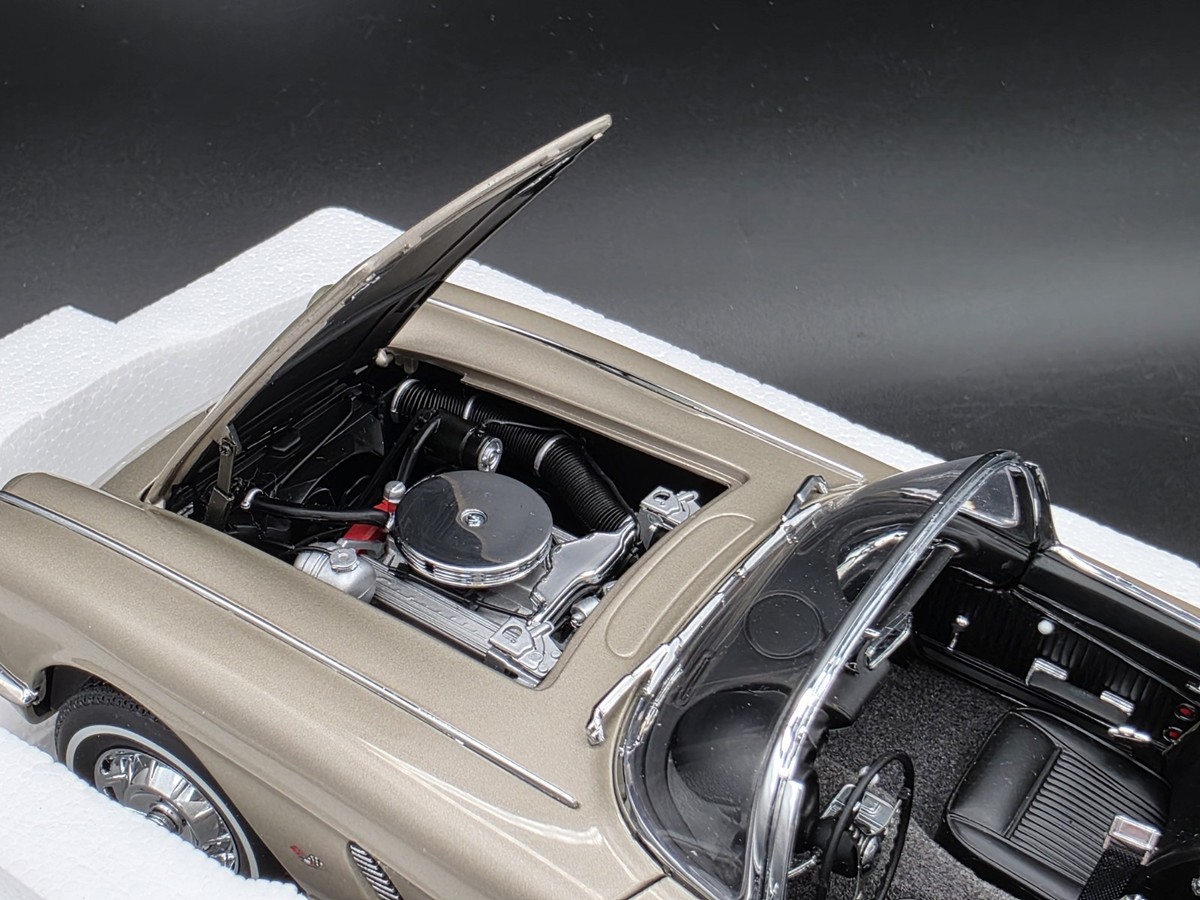Autoart Millennium 1962 Chevrolet Corvette 1:18 Diecast Car 71101