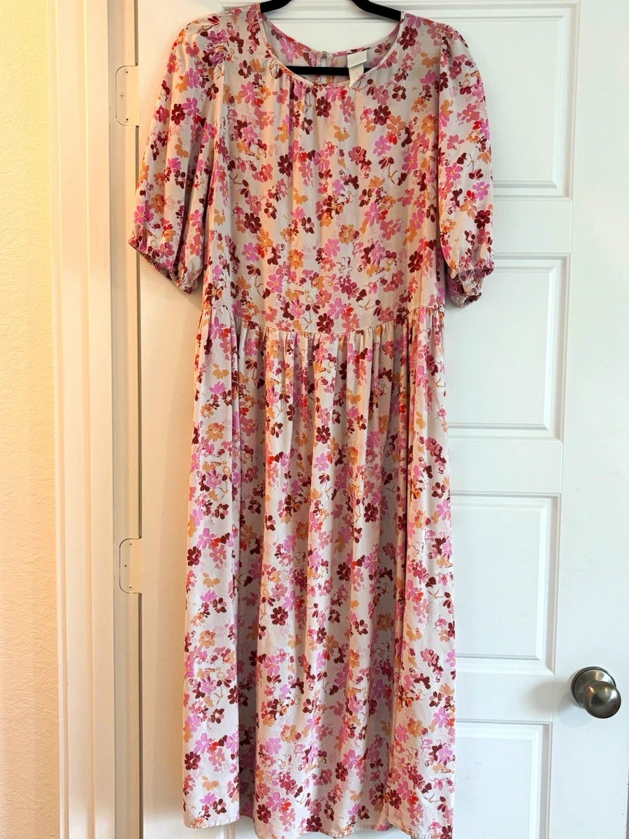 floral midi dress h&m Best Spring Dresses From Under $100 Fitted bodice with a square neckline H&M floral midi dress :