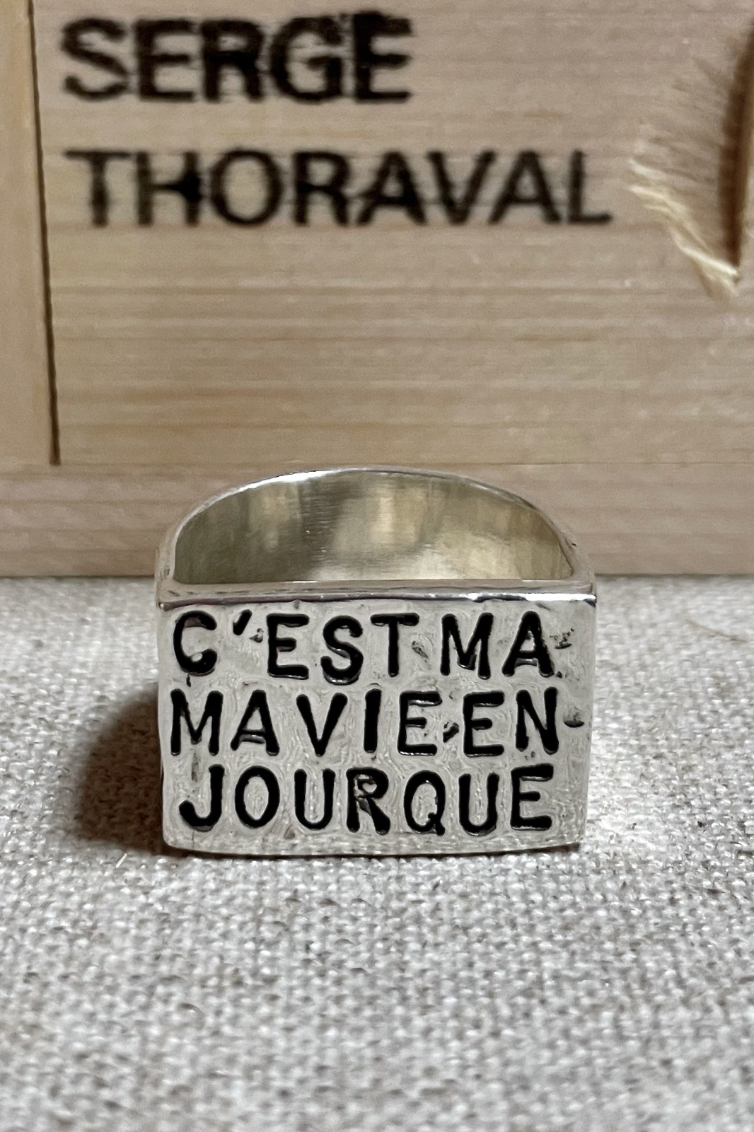 Chevalière Serge Thoraval Ma Vie en argent 925, l'artisanat d'art parisien