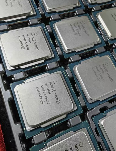 Intel Xeon W-1290P LGA1200 CPU SRH93 10-Core 20-Thread 3.7GHz Processor/* - Picture 3 of 5