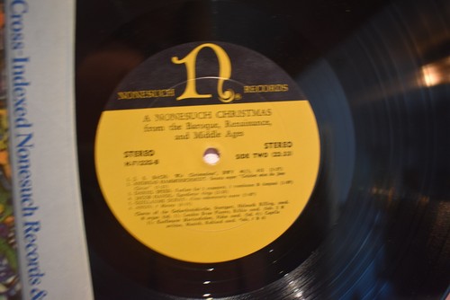 A NONESUCH CHRISTMAS Baroque Renaissance Middle Ages BACH Dufay HANDL - Bild 2 von 3