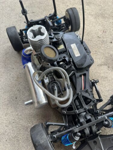 Coche de radiocontrol Thunder Tiger Tomahawk 2 velocidades Nitro excelente estado 1/10 Skyline - Imagen 6 de 9