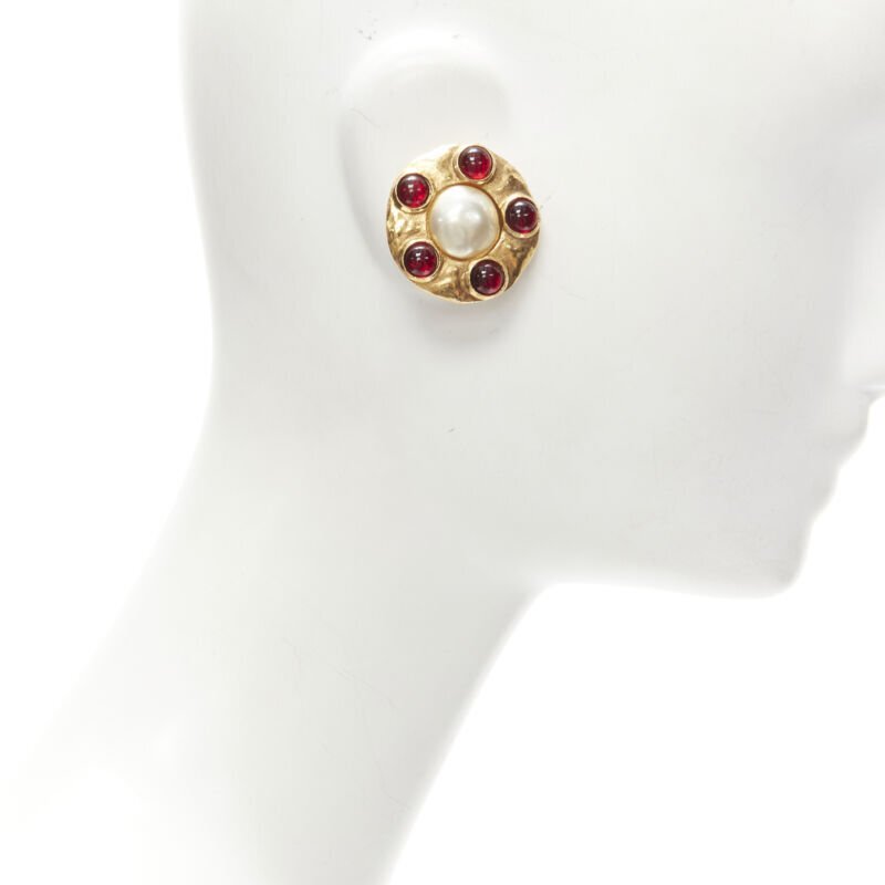 CHANEL Vintage 1990's Collection 23 gold red Gripoix faux