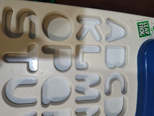 Vintage 1995 LEAP FROG Phonics Desk WITH 120 CARDS MISSING SOME LETTERS - Picture 16 of 17