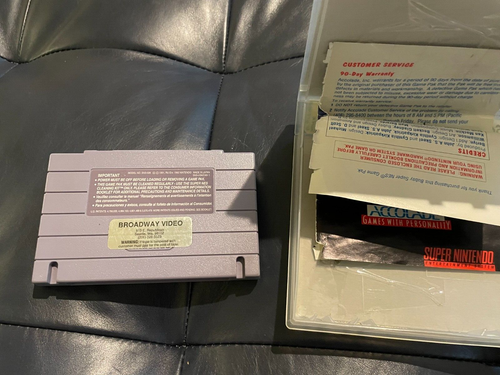 Bubsy Cartridge and manual in video store box SNES - Picture 4 of 5