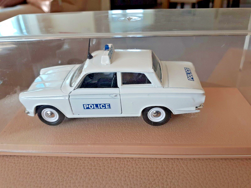 1:43 Diecast Eligor Ford Cortina Mk1 Police Model Car on Plinth in Showcase Mint - Picture 9 of 11