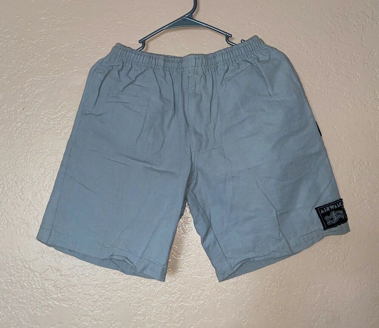 Short Airwalk vintage chaussure de skateboard marque Company années 1990 1980 Supreme DC Vans