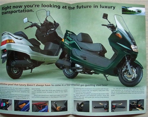YAMAHA YP250 MAJESTY MOTORCYCLE Sales Brochure c1998 #LTN-3MC-0107002-98E - Picture 3 of 4