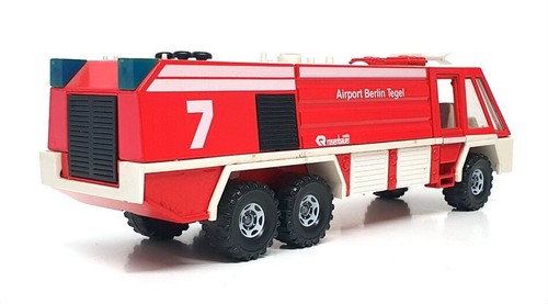 Siku 1/55 Scale Diecast 3513 - Rosenbauer Airport Fire Engine Berlin Tegel - Picture 2 of 5