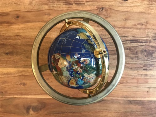 Globus Lapislazuli mit Edelsteinen, Kompass und vergoldetem Messing Ständer - Bild 3 von 8