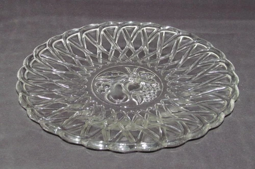 Indiana Glass PRETZEL FRUITS No.622 Crystal Dinner Plate