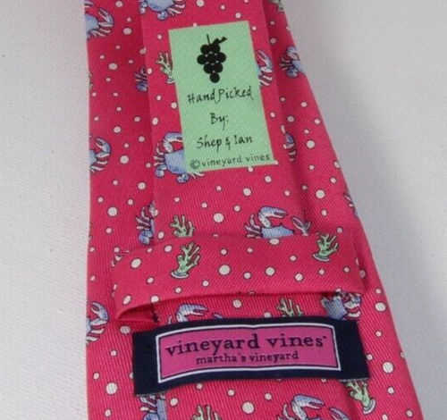 Cravatta di seta Vineyard Vines granchi blu rosa fatta a mano negli Stati Uniti - Foto 8 di 11