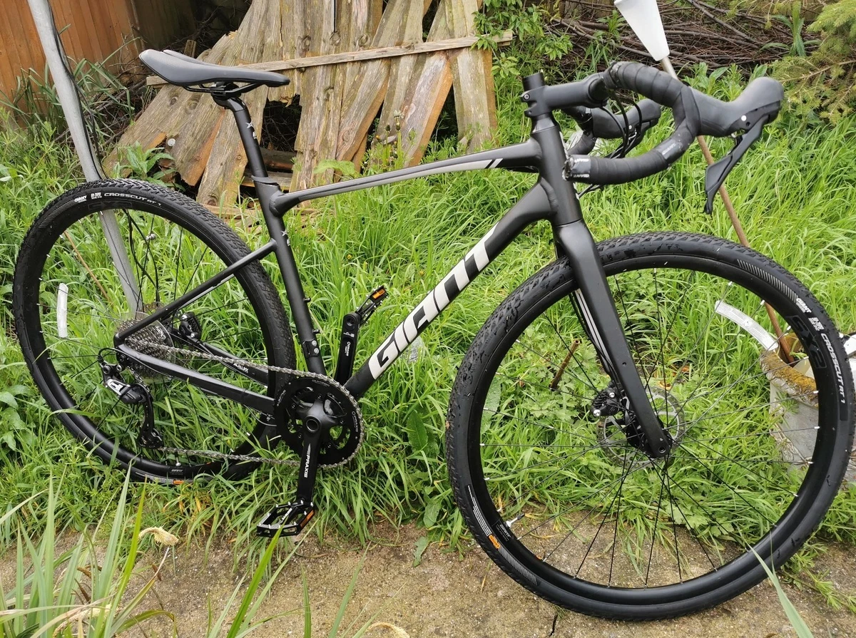 Giant Revolt 0 Gravel Bike 2021 in Gunmetal Black Size Medium