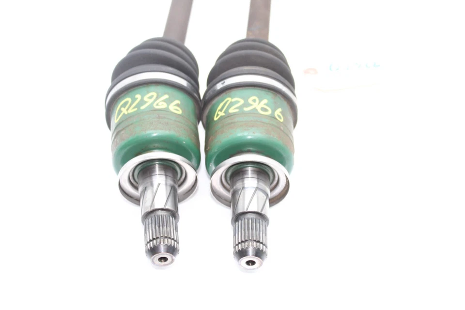 06-07 SUBARU B9 TRIBECA EJE TRASERO CV PAR Q2966 Foto 3 de 4