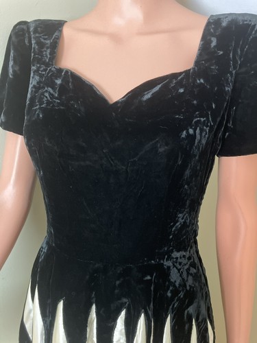 1950s Black & Ivory Gown deep back Flaming hot Dress Satin Velvet Vintage Formal - Picture 13 of 22