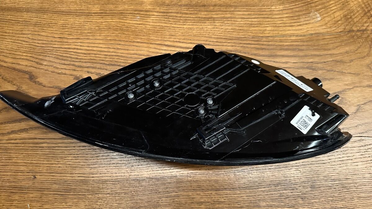 Porsche 718 Boxster/Cayman 982 Eu version rear light Left Black GTS 9P0945095B Porsche 718 Boxster/Cayman 982 Eu version rear light Left Black GTS 9P0945095B