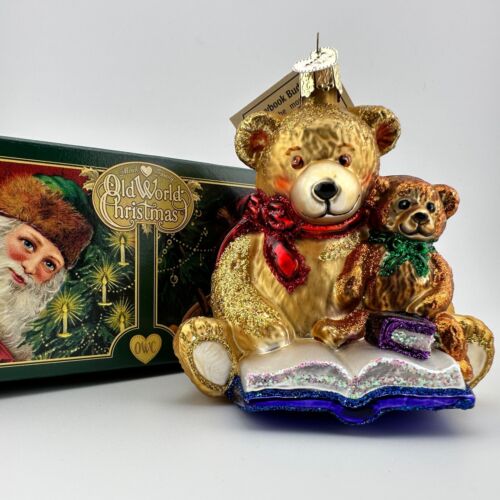 Orsacchiotti Vecchio Mondo Libro di Fiabe di Natale Amici Vetro Soffiato Ornamento 2004 Nuovo con etichette
