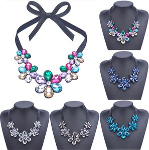 Fashion-Women-Bib-Flower-Crystal-Pendant-Chain-Statement-Chunky-Choker-Necklace