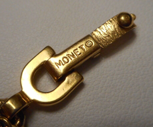 1960s Monet Gold-tone Charm Bracelet w 10 Charms Poodle Dice Suitcase Champagne+ - Picture 5 of 15