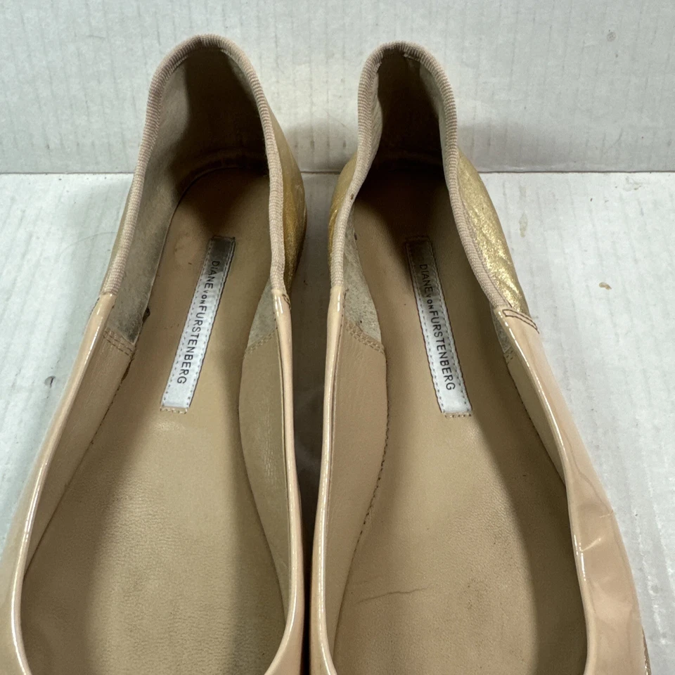 Bailarina plana Diane Von Furstenberg charol de ballet oro desnudo 7,5 M Foto 2 de 4