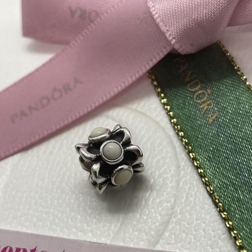 PANDORA FORGET-ME-NOT SILVER & WHITE AGATE CHARM - 790470AGW authentic - Picture 4 of 9