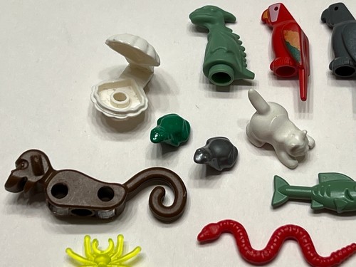 LEGO Lot of 32 Snakes Spiders Rats Bats Parrots Owls Animals - Picture 2 of 5