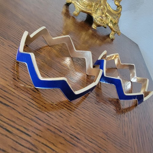 Vintage seltene blau + gold Zick Zack goldfarbene Armreifen 2er Set 80er neuwertig!! - Bild 4 von 8