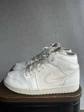 Nike Air Jordan 1 Mid Bulls Triple White Size 8 Mens