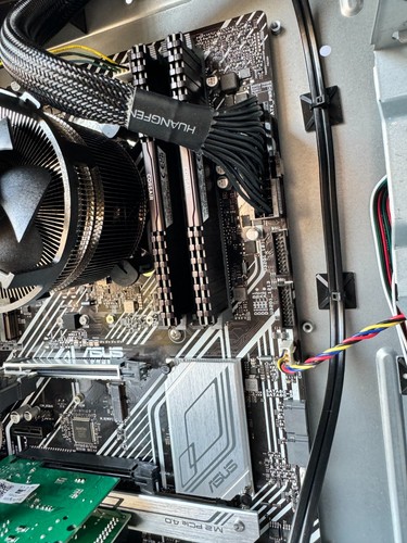 CHENBRO RM42300-F 4U Rackmount Server Custom PC i5 10400 16Gb Ram 1tb NVME  - Picture 9 of 10