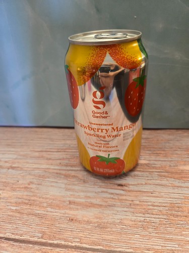 Good & Gather Strawberry Mango Sprudelwasser - Bild 1 von 2
