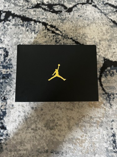 Jordan Max Aura 2 (Size 9.5) - Picture 8 of 9