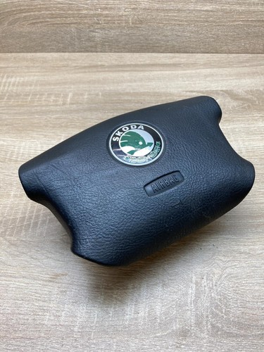 Steering wheel airbag