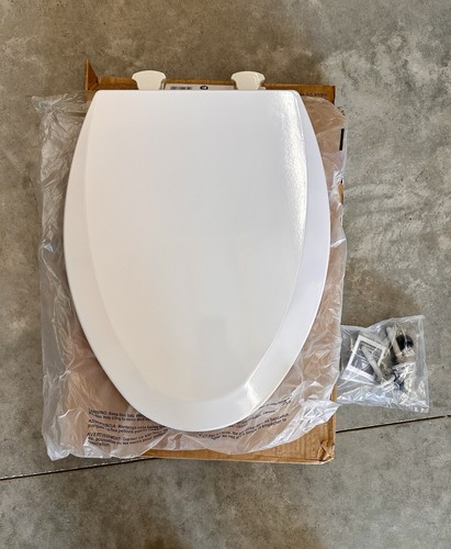 Bemis Toilet Seat with Easy Clean & Change Hinges Elongated Cotton White - Bild 1 von 5