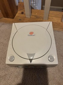 SEGA Dreamcast  Home Console Only - White, For Parts Or Repair--DOES NOT READ