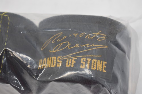 Title Boxing Roberto Duran Hand Wraps Black & Gold Hands Of Stone Wraps - Picture 3 of 5