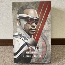Hot Toys TMS040 The Falcon and the Winter Soldier Captain America 1/6 Figure