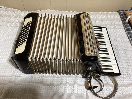 Horner Arietta IM 72 Bass Piano Accordion Read Description Not Tested - Picture 9 of 14